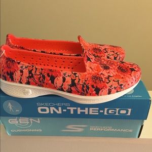 Aqauatic shoes